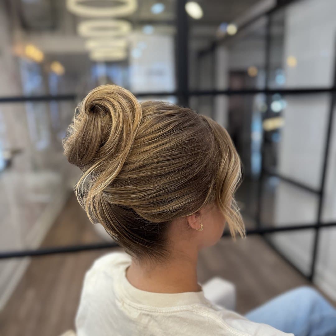 Sculpted blonde bridal bun